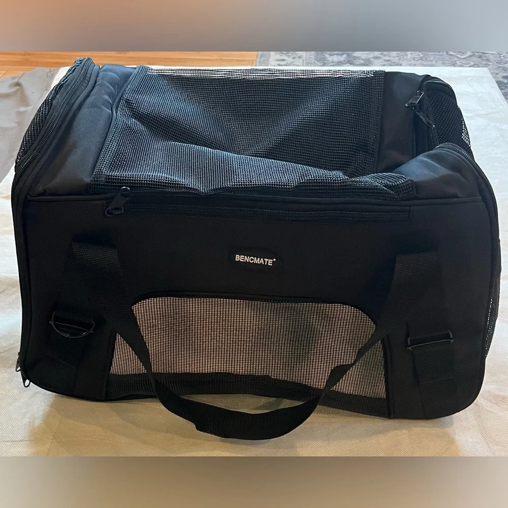 BENCMATE pet travel carrier Designed for transporting small pets as dogs/cats